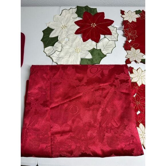 Christmas Table Set 5 Pcs Tablecloth 2 Placemats Centerpiece Mat Pot Holder Note - Picture 8 of 15